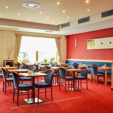 Hotel Slovan Jesenik Bagian luar foto