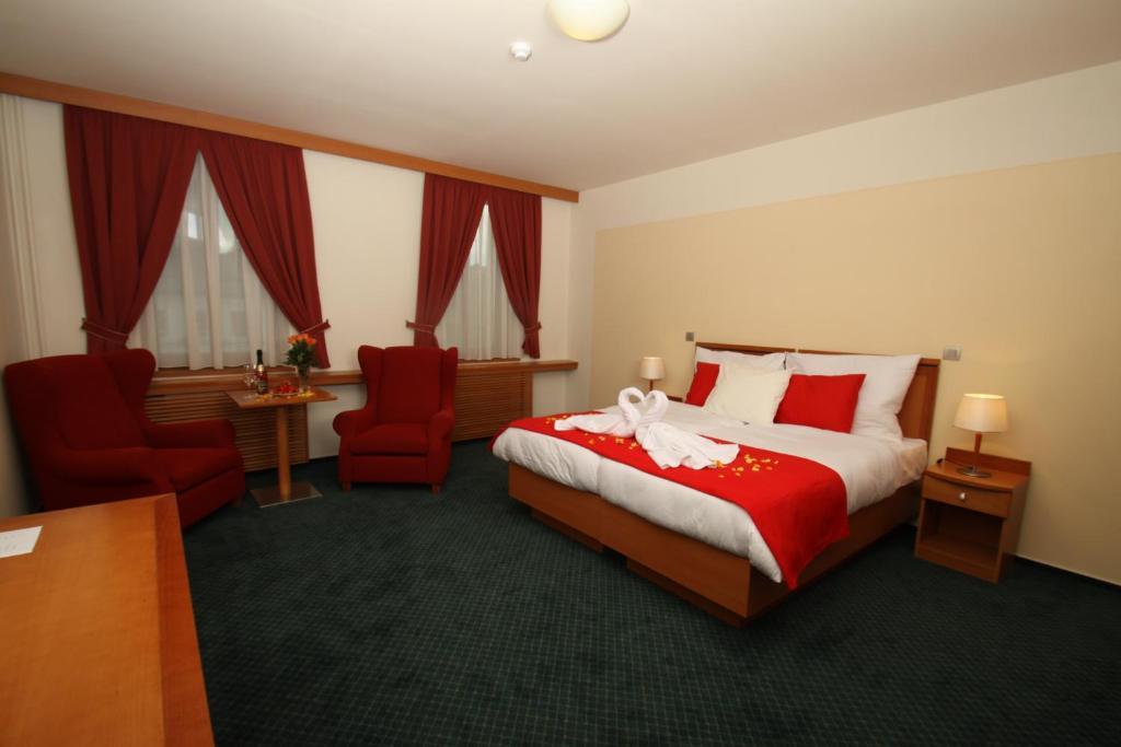 Hotel Slovan Jesenik Bagian luar foto