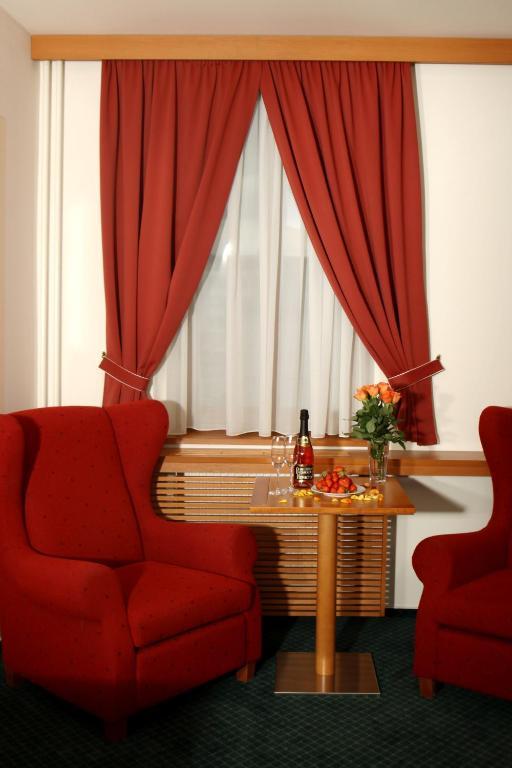 Hotel Slovan Jesenik Bagian luar foto