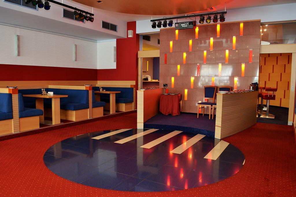 Hotel Slovan Jesenik Bagian luar foto