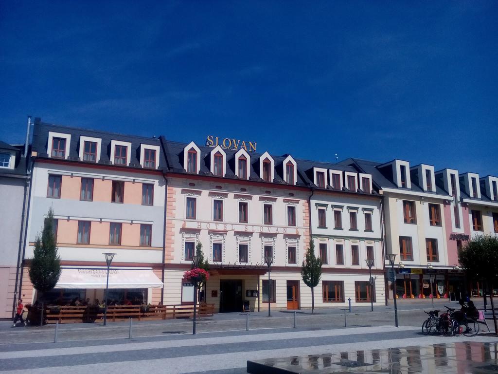 Hotel Slovan Jesenik Bagian luar foto