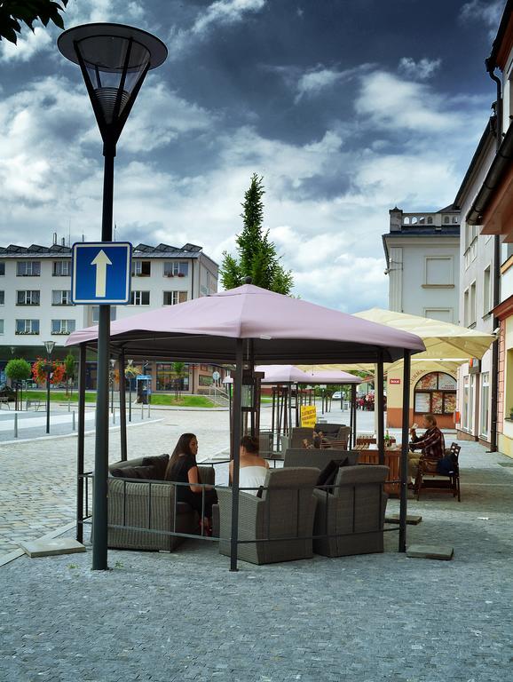 Hotel Slovan Jesenik Bagian luar foto