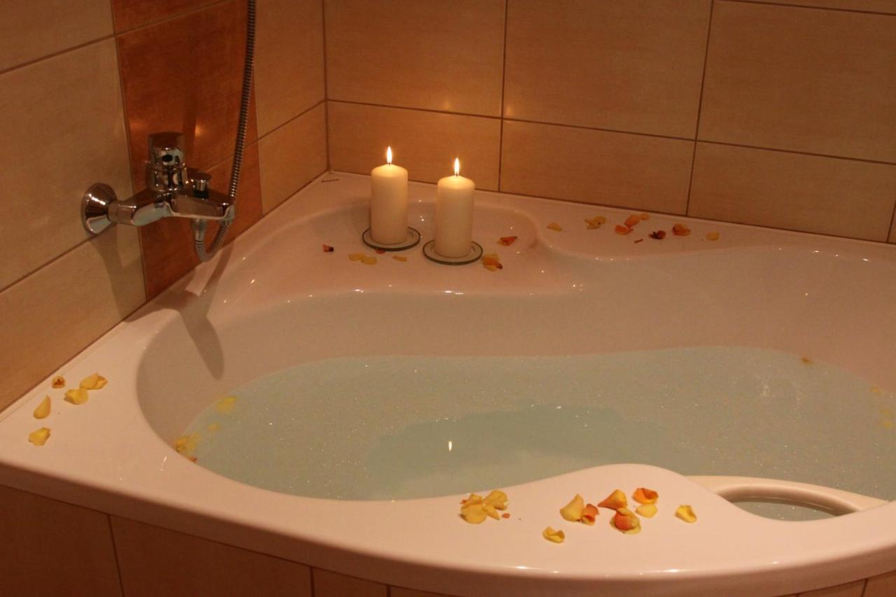 Hotel Slovan Jesenik Bagian luar foto